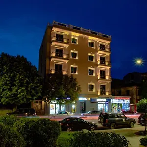 επισκεφθείτε το ξενοδοχείο